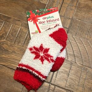 AirPlus Aloe Infused Christmas Ultra Comfort Socks Sz 5-11 Holiday Red & White